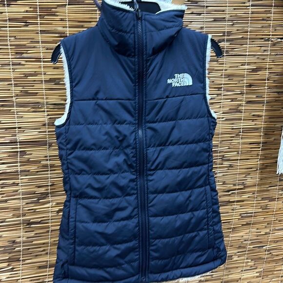 The North Face Womens Mossbud Insulated Reversible Vest Size XS - Picture 2 of 3